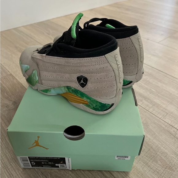 Air Jordan - Picture 3 of 4